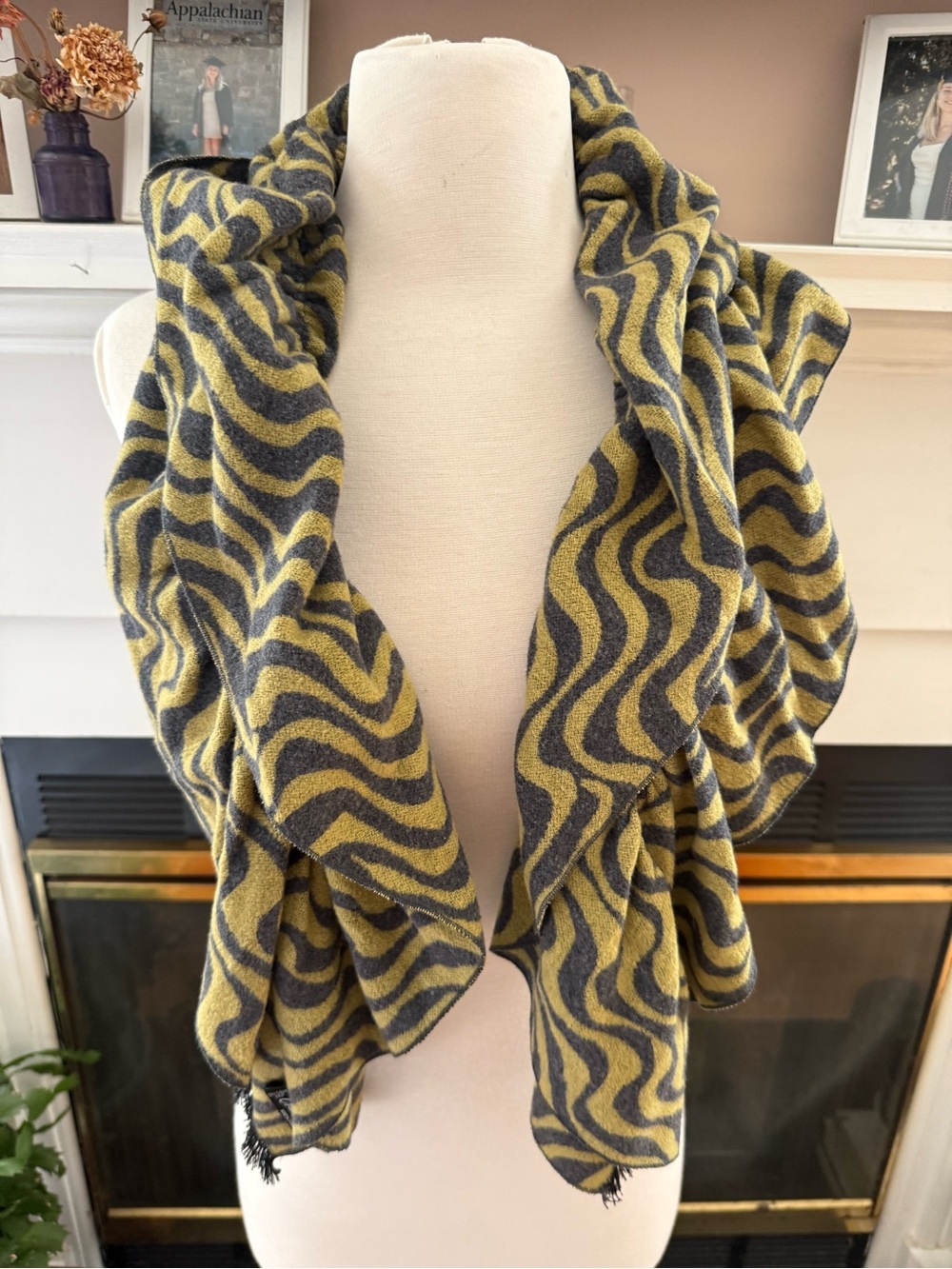 Funky Ruffle Yellow and Gray Wave-Pattern Women's Silk Sweater Scarf